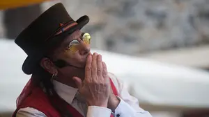 Qué hacer con Franco y Errejón es "extrema derecha": el músico pamplonés 'El Drogas' la lía en dos entrevistas