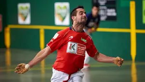 Una lesión lastra al navarro Bengoetxea ante Artola y pierde sus opciones de alcanzar las semifinales