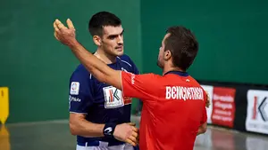 La paliza del torneo: Joseba Ezkurdia arrolla a Oinatz Bengoetxea en el frontón Jaian Jai de Lekunberri