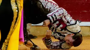 "Hemos salvado su vida": este es el dantesco parte médico de Mariano de la Viña, corneado en Zaragoza