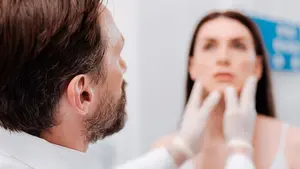 Desarrollan en Navarra una operación contra el fraude en el sector de la cirugía estética y dermatología