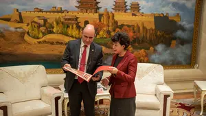 Navarra llega a un acuerdo de colaboración con China en turismo, energías renovables y agroalimentación