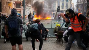 Dos fotógrafos navarros relatan su trabajo en los incidentes de Barcelona: "Hubo momentos muy salvajes"