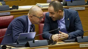 Gimeno y Alz&oacute;rriz 'escurren el bulto' y eluden explicar el nombramiento de la cu&ntilde;ada del consejero