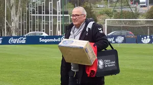 Adiós a Osasuna después de 38 años: Pedro del Villar se jubila como ATS y fisio del primer equipo