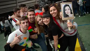 Miles de universitarios disfrutan de la 'Carpa' en Pamplona: las imágenes de la fiesta de todas las fiestas