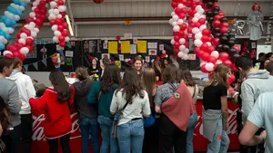 Polémica en la Carpa Universitaria: vetan a España en una barra con temática del Mundial
