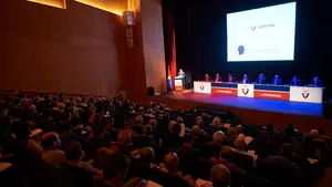 Las mejores imágenes de la Asamblea de socios de Osasuna en el edificio de Baluarte