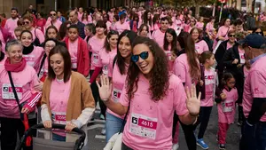 La 'marea rosa' más importante: las imágenes de la solidaridad en la lucha contra el cáncer de mama