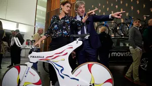 De Reynolds a Movistar: las imágenes de la celebración de los 40 años del equipo ciclista navarro en Pamplona