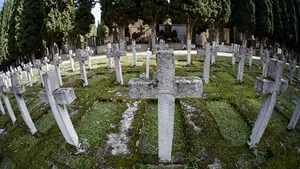 El cementerio de Pamplona tan solo aceptará la presencia de tres asistentes a cremaciones y entierros