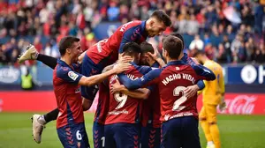 Imparables en El Sadar: Osasuna rompe su récord en un partidazo con más goles que fútbol ante el Alavés
