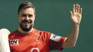 El navarro José Javier Etxeberría se despide este sábado como profesional después de 22 años en la cancha