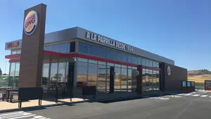 Burger King anuncia la apertura de su mayor local a las afueras de Pamplona y lo construirá en horas