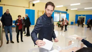 Sayas vota en Barañáin animando a la ciudadanía a hacer lo mismo para que "esta jornada sea la definitiva"