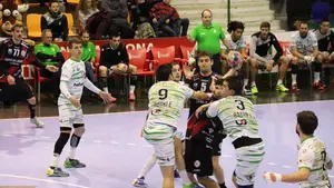 Otra decepción: el Anaitasuna se hunde en la segunda parte y es incapaz de sorprender al BM Logroño