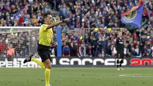 El &aacute;rbitro designado ante el Athletic aplaz&oacute; por la nieve y con pol&eacute;mica un Osasuna - Zaragoza en 2015 