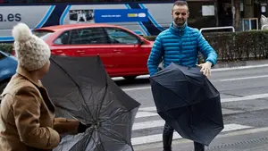 Alerta naranja en Pamplona: lanzan recomendaciones para evitar incidentes ante las fuertes rachas de viento