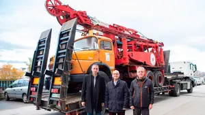 Navarra cede una antigua perforadora de pozos de agua a la ONG Geólogos del Mundo