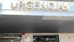 Fracturas en ambas piernas: un coche arrolla a un chico de 17 años en el casco urbano de Marcilla