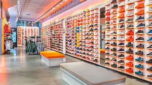 Una famosa firma internacional acerca la 'moda urbana' a Navarra e inaugura su primera tienda