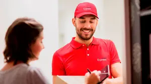 Un aumento del 20% en el número de envíos en Navarra obliga a Correos a reforzar la plantilla y sus vehículos