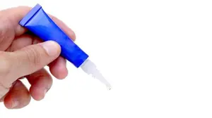 Le puso pegamento en el ano y le mató a golpes: piden más de 29 años de cárcel para un hombre