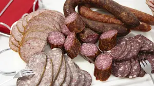 Alerta alimentaria por chorizo y morcilla distribuidos en Navarra: Sanidad ordena su retirada del mercado
