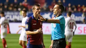 El polémico Estrada Fernández, designado para dirigir el partido ante el Atlético de Madrid en El Sadar