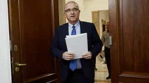 Maya aprueba los presupuestos prorrogados de Pamplona, 35 millones de euros más bajos que los que planteó