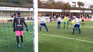 La peor derrota del año: el Izarra se queda con diez y encaja una durísima goleada para cerrar el 2019