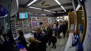 'A por el Niño': largas filas en las administraciones navarras protagonizan el día después de la lotería