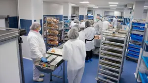 Crema de marisco, merluza langostada o cordero: los menús especiales en los hospitales navarros por Navidad