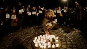 Cientos de personas se congregan en Pamplona para recordar a las víctimas de ETA por Navidad