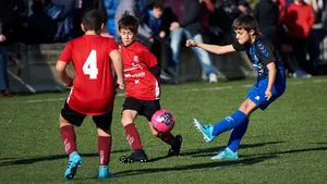 El fútbol del mañana: los futuros jugadores navarros muestran su talento durante el Torneo Interescolar