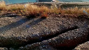 Alertan de la aparición de grietas en la ladera derecha de Yesa "con una profundidad no observada desde el 2013"