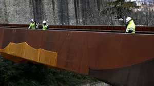 La oposición vuelve a la carga en Pamplona por el "oscurantismo" de la pasarela de Labrit