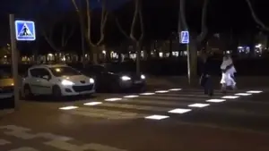 Los pasos de cebra inteligentes llegan a Pamplona: as&iacute; es una de las novedades para evitar atropellos