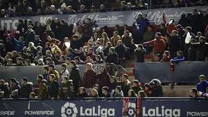 Los trabajadores de Osasuna renunciar&aacute;n a una paga extra si no se pueden retomar las competiciones