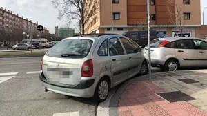 Un runner destroza a martillazos el coche de una vecina que le reprendió salir a correr desde un balcón