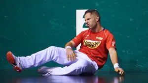 Dura derrota del campe&oacute;n Aimar Olaizola y Urrutikoetxea ante Unai Laso y Albisu en el front&oacute;n Labrit