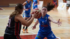 Sufrida victoria del FNB Ardoi en un partido aplazado en la pista del Magectías canario