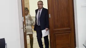 El alcalde de Pamplona, ingresado en el CHN para someterse a unas pruebas por el coronavirus