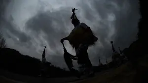 Los Ioaldunak de Zubieta acuden a Ituren para ahuyentar a los malos espíritus: las imágenes de un desfile único