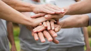 Reconocen en Navarra la implicación de los voluntarios que acompañan a las personas más vulnerables