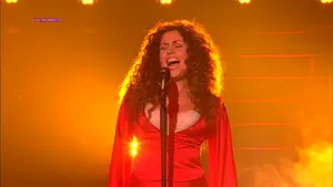 Cristina Ramos, la jotera canaria que 'hizo a San Fermín llorar', triunfa en un nuevo programa de televisión