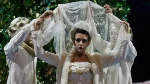 La lírica toma el escenario de Baluarte: así es el espectacular montaje de la ópera 'Norma' de Bellini