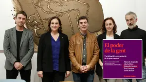 El consejero Santos se niega a revelar el coste de un viaje que aprovechó para intervenir en un mitin de Podemos