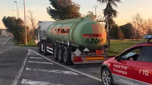 Una 'bomba' sobre ruedas por Marcilla: denuncian a un camionero drogado que portaba mercancías peligrosas