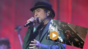 Joaquín Sabina se cae del escenario en pleno concierto y es evacuado en camilla por sanitarios del Samur